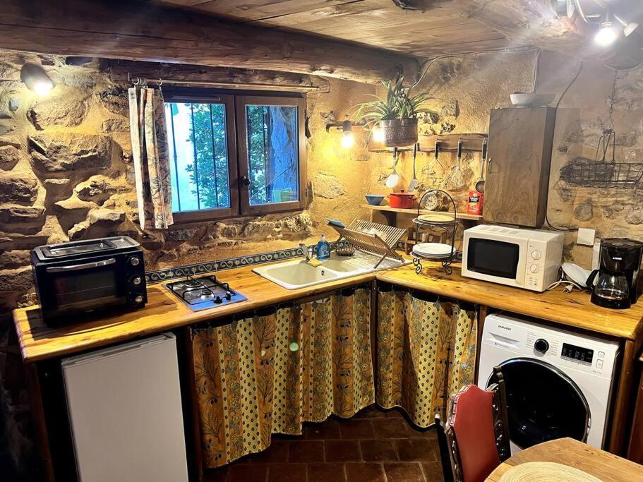 La Maison De Blanche Neige Assignan Bagian luar foto